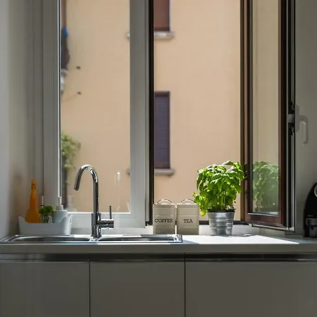 Lovely Cenisio Apartment Milan Exterior photo